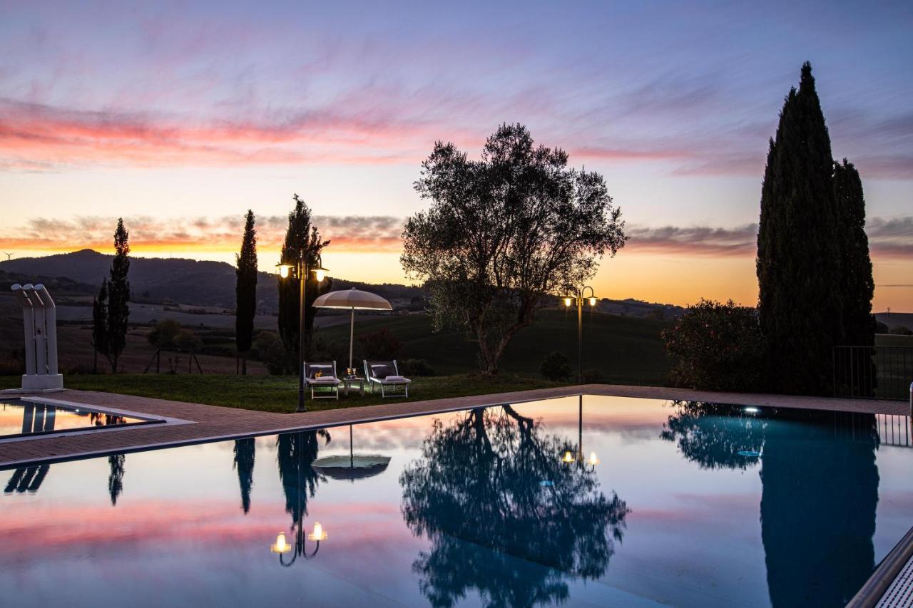Appartamento in casale con piscina Casa I Pavoni Chianni Esterno foto