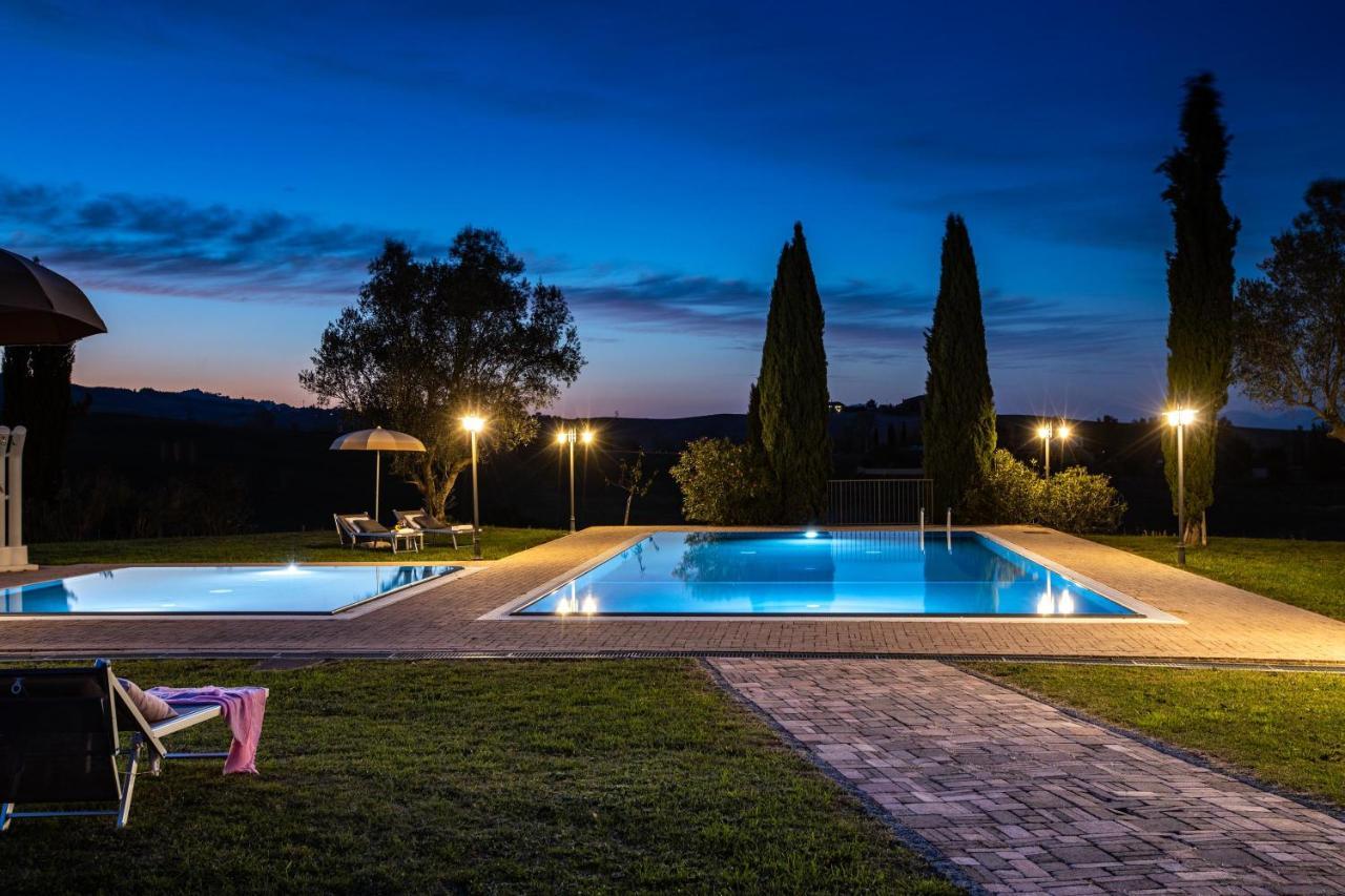 Appartamento in casale con piscina Casa I Pavoni Chianni Esterno foto